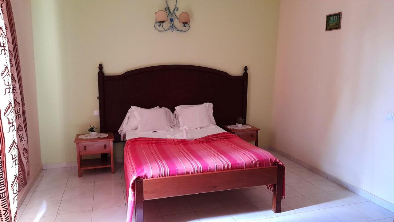 Residencial Rosa Criola Bed & Breakfast Sal Rei Exterior photo