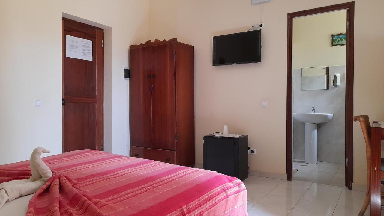 Residencial Rosa Criola Bed & Breakfast Sal Rei Exterior photo