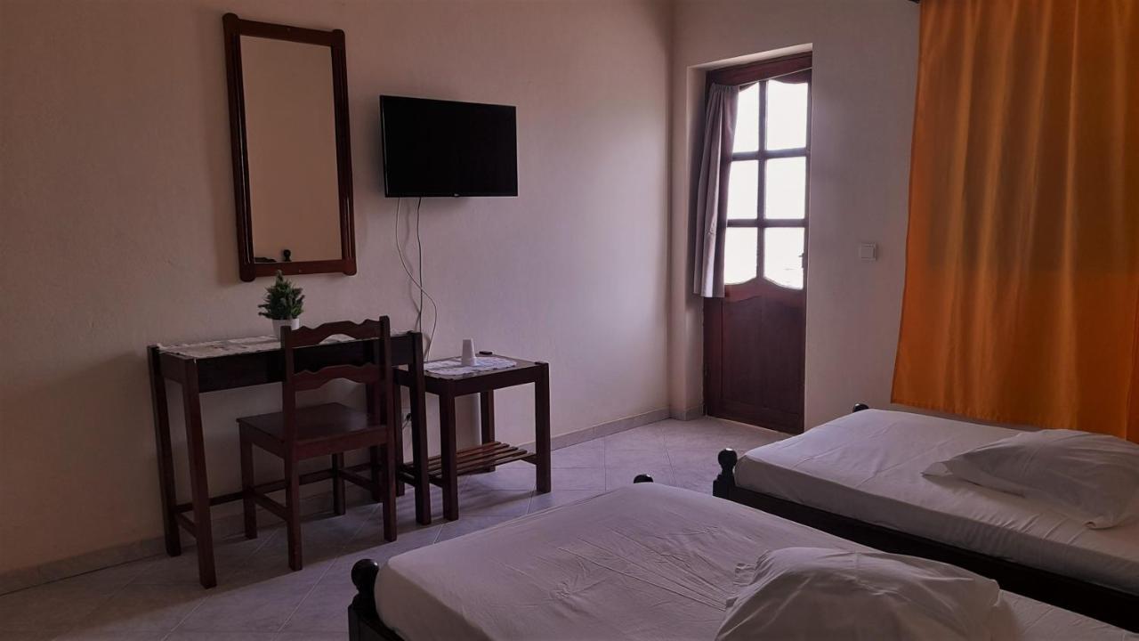Residencial Rosa Criola Bed & Breakfast Sal Rei Exterior photo